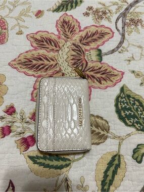 Michael Kors Cream Croc-Embossed ZIP Card Case with Gold Logo